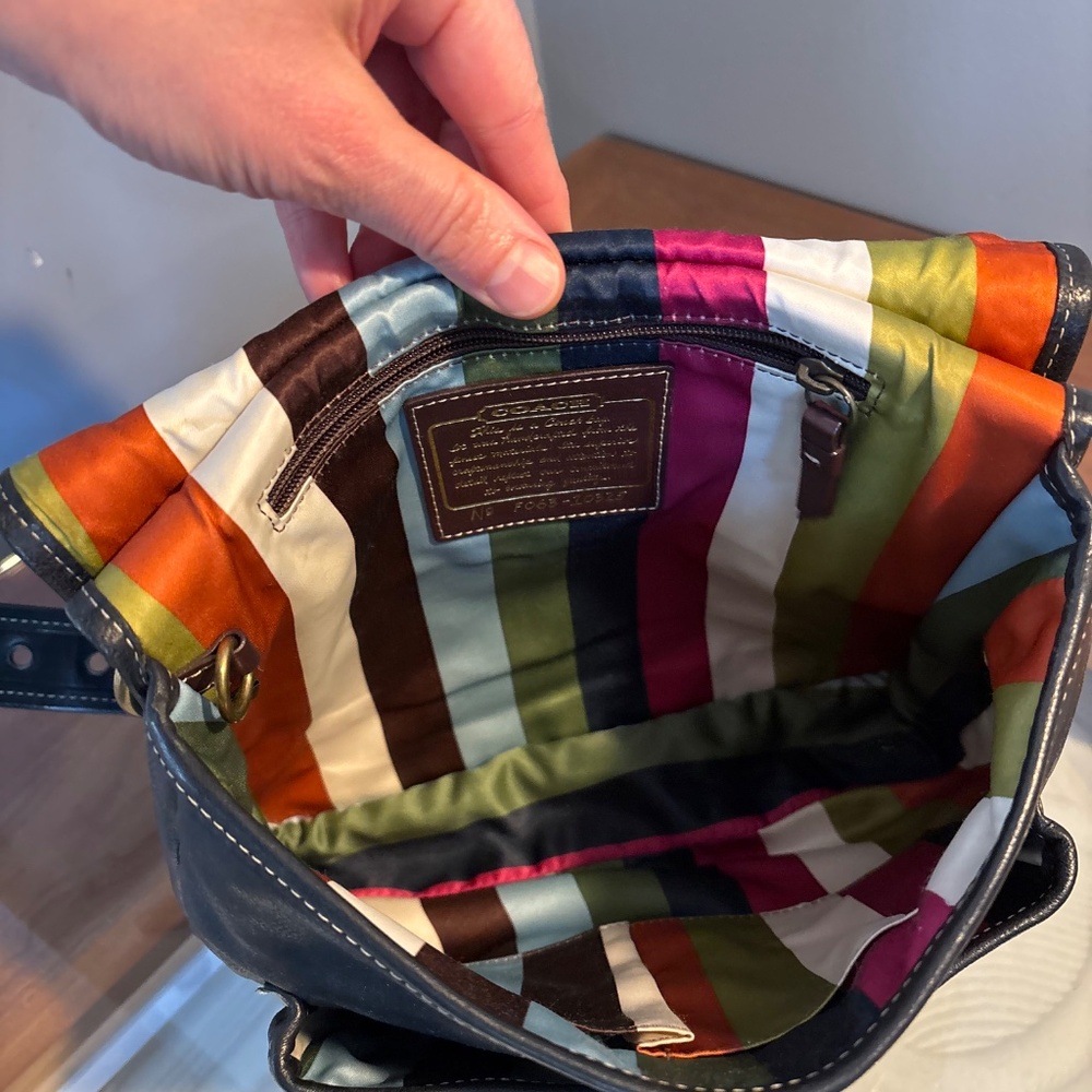 Vintage Coach Legacy Hippie Shoulder Bag Style 10325 – Black Leather with Brass - Picture 7 of 17